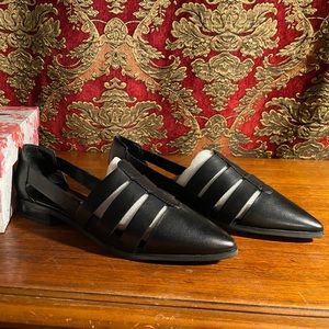 Chinese Laundry Flats